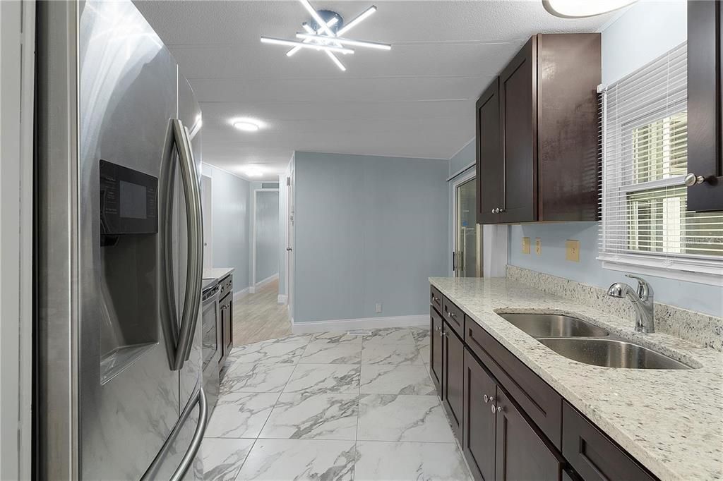 待售: $179,000 (3 贝兹, 2 浴室, 1416 平方英尺)