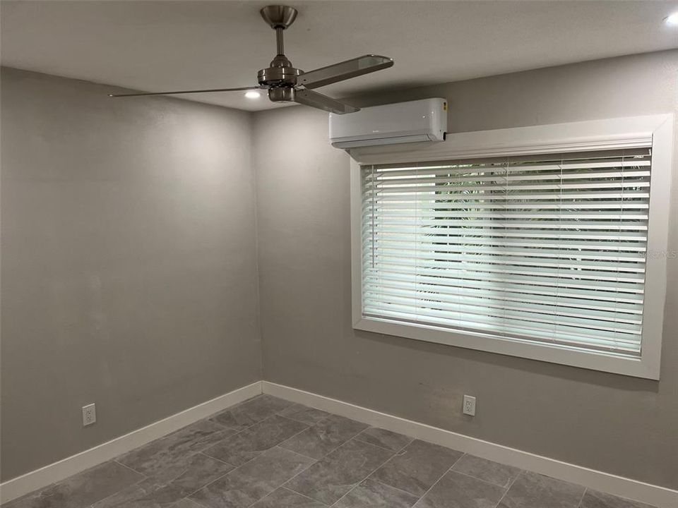 出租: $2,100 (2 贝兹, 1 浴室, 550 平方英尺)