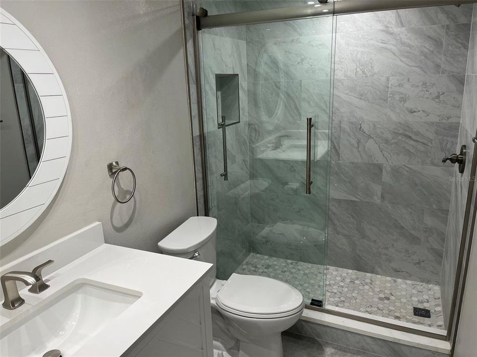 出租: $2,100 (2 贝兹, 1 浴室, 550 平方英尺)