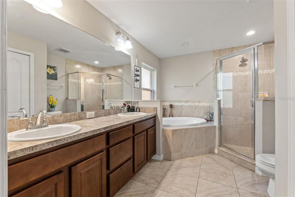 For Sale: $395,900 (4 beds, 2 baths, 2163 Square Feet)