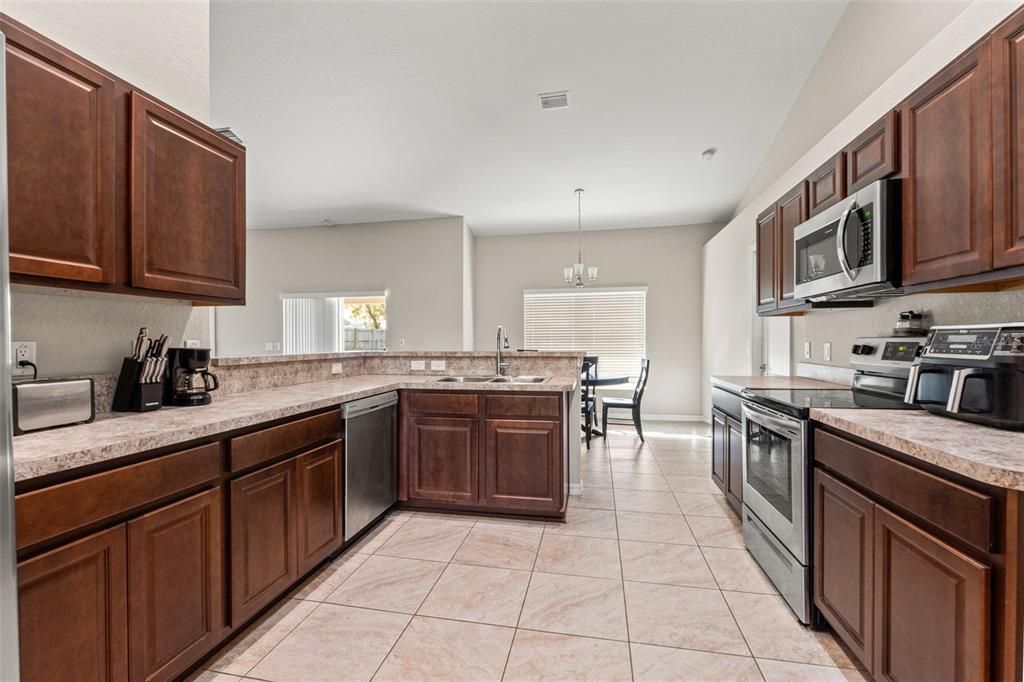 For Sale: $395,900 (4 beds, 2 baths, 2163 Square Feet)