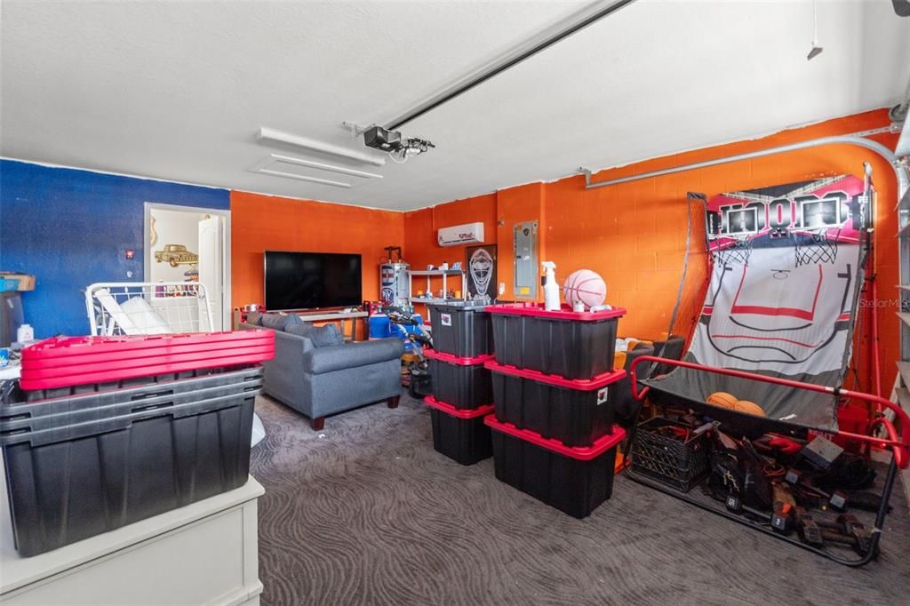 For Sale: $395,900 (4 beds, 2 baths, 2163 Square Feet)