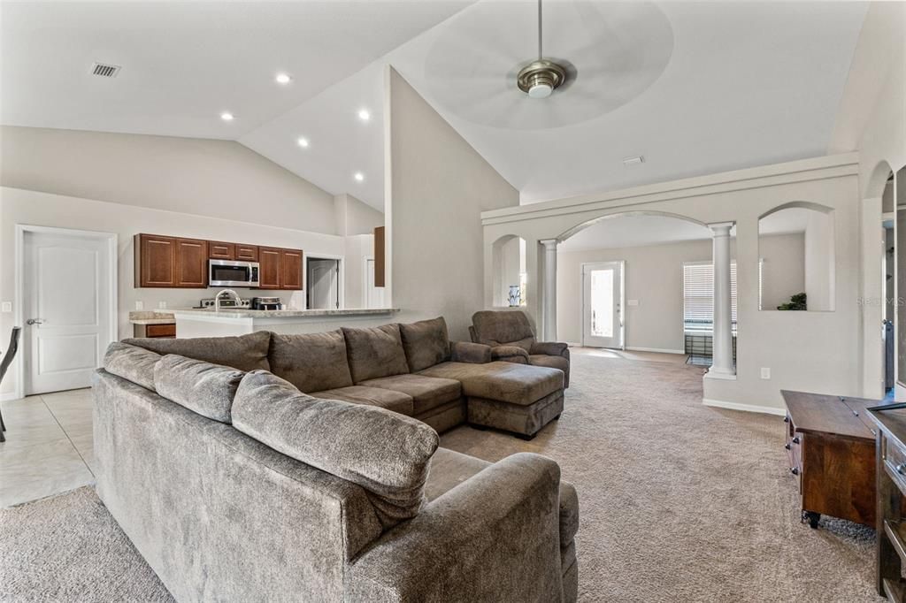 For Sale: $395,900 (4 beds, 2 baths, 2163 Square Feet)