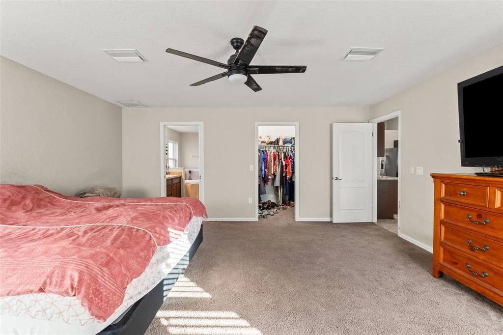 For Sale: $395,900 (4 beds, 2 baths, 2163 Square Feet)