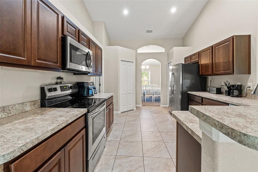 For Sale: $395,900 (4 beds, 2 baths, 2163 Square Feet)