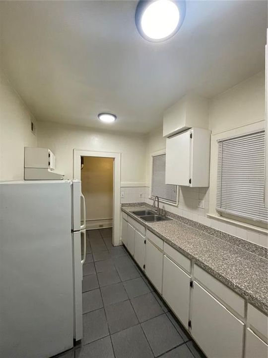 For Rent: $1,495 (2 beds, 1 baths, 950 Square Feet)