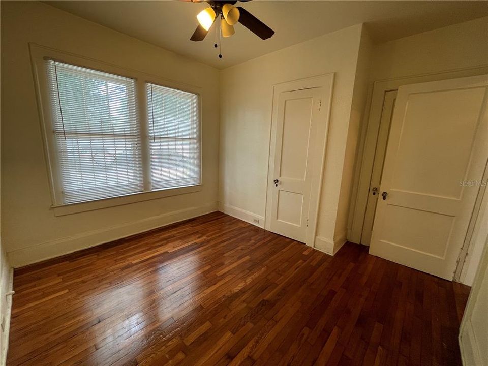 For Rent: $1,495 (2 beds, 1 baths, 950 Square Feet)