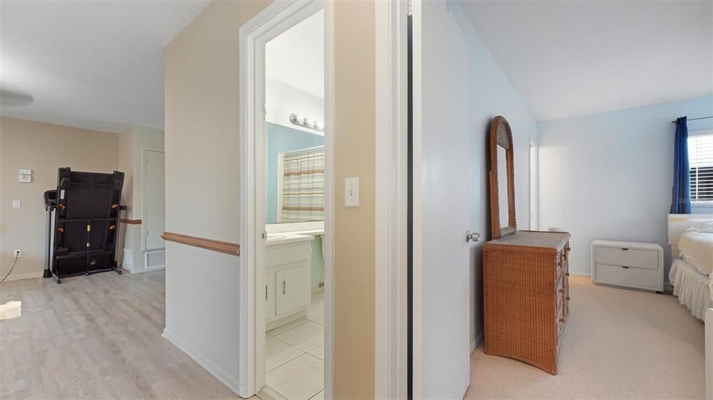 На продажу: $215,000 (2 спален, 2 ванн, 1217 Квадратных фут)