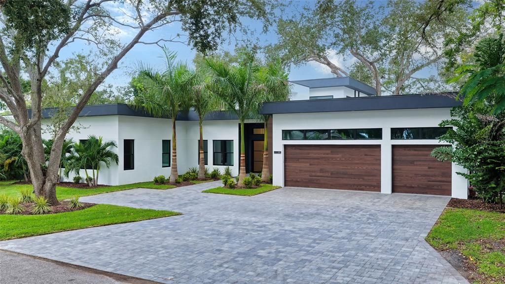 En Venta: $5,695,000 (5 camas, 5 baños, 4545 Pies cuadrados)