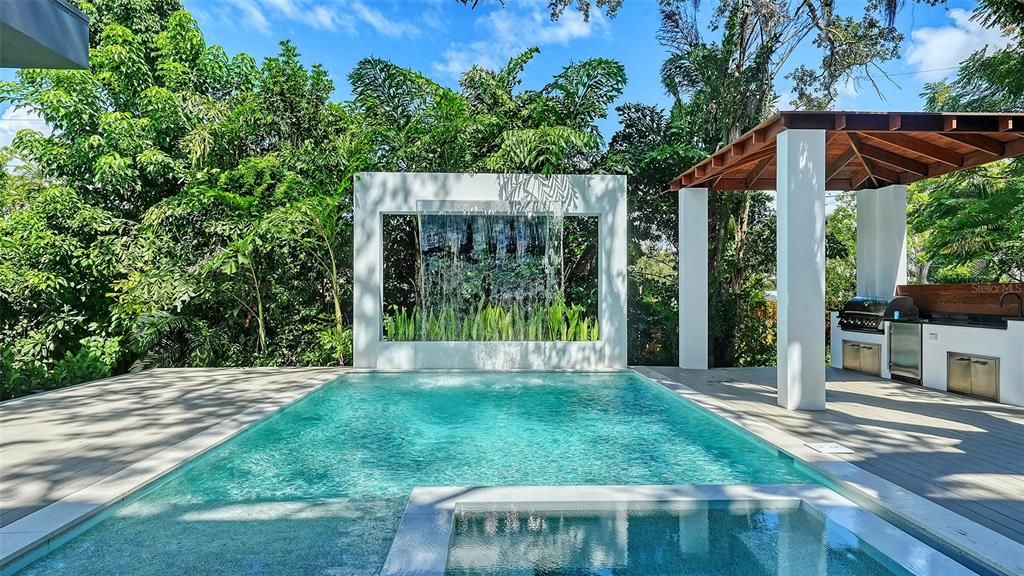 En Venta: $5,695,000 (5 camas, 5 baños, 4545 Pies cuadrados)
