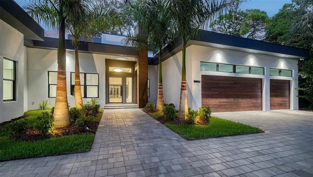 En Venta: $5,695,000 (5 camas, 5 baños, 4545 Pies cuadrados)