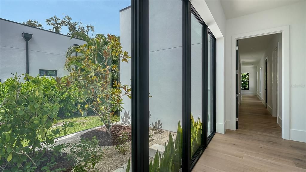 En Venta: $5,695,000 (5 camas, 5 baños, 4545 Pies cuadrados)