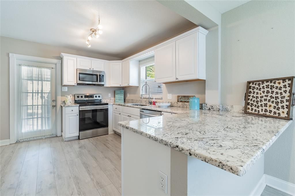 For Rent: $3,500 (3 beds, 2 baths, 1367 Square Feet)