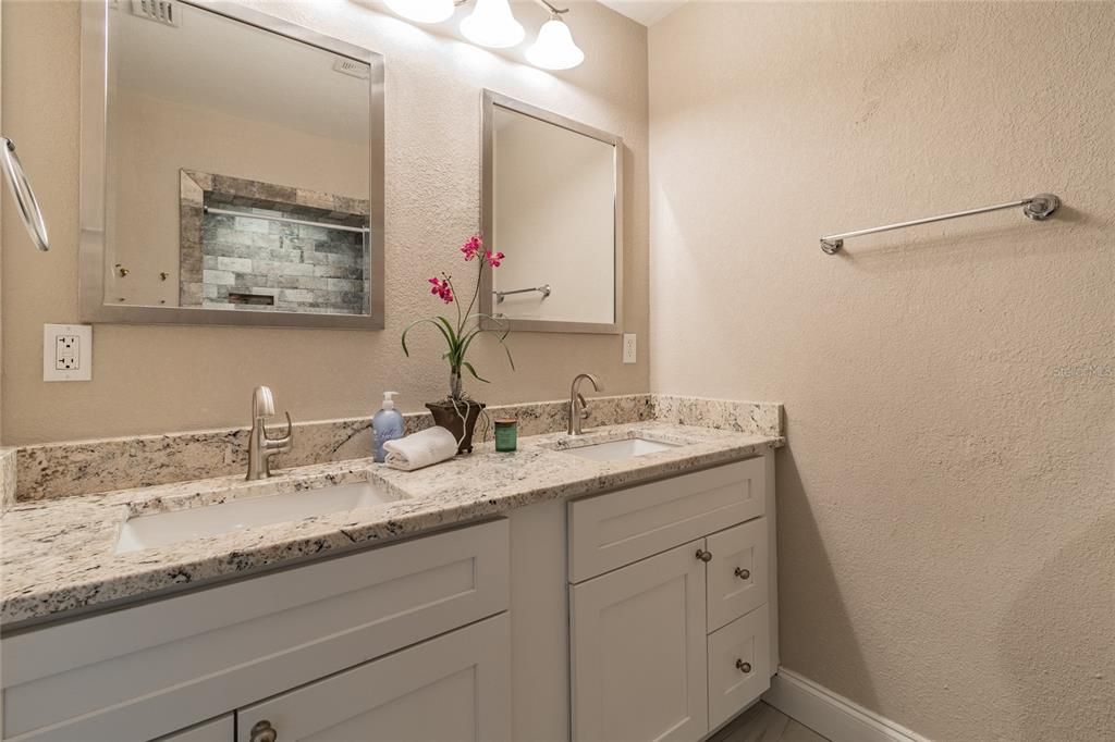 For Rent: $3,500 (3 beds, 2 baths, 1367 Square Feet)