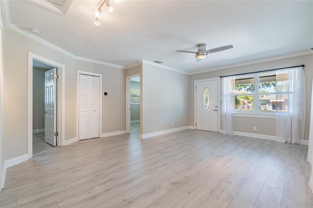 For Rent: $3,500 (3 beds, 2 baths, 1367 Square Feet)