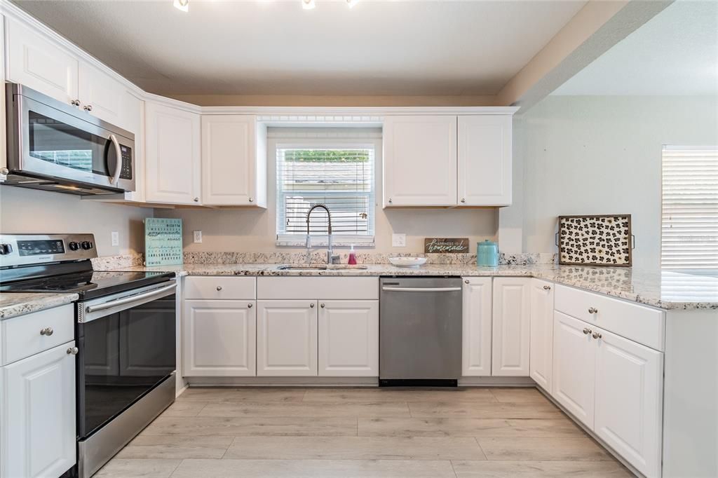 For Rent: $3,500 (3 beds, 2 baths, 1367 Square Feet)