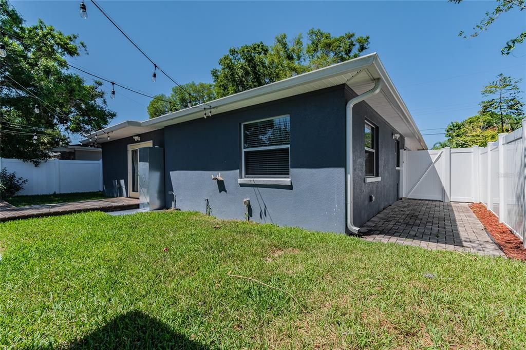 For Rent: $3,500 (3 beds, 2 baths, 1367 Square Feet)