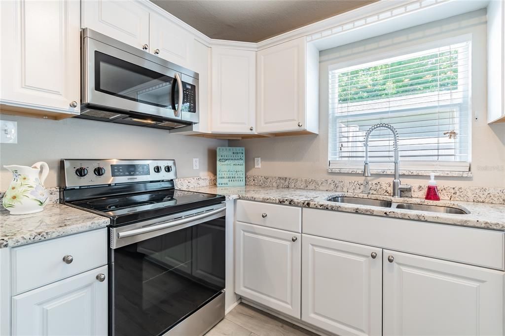 For Rent: $3,500 (3 beds, 2 baths, 1367 Square Feet)