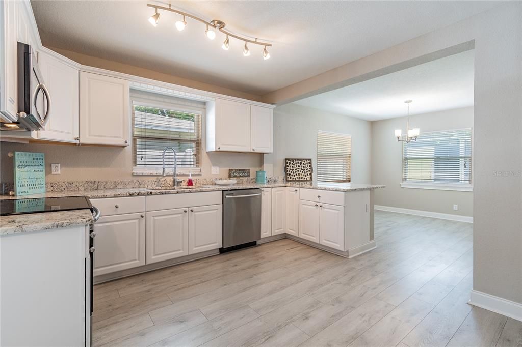 For Rent: $3,500 (3 beds, 2 baths, 1367 Square Feet)