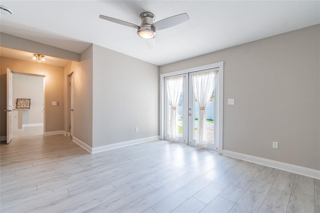 For Rent: $3,500 (3 beds, 2 baths, 1367 Square Feet)