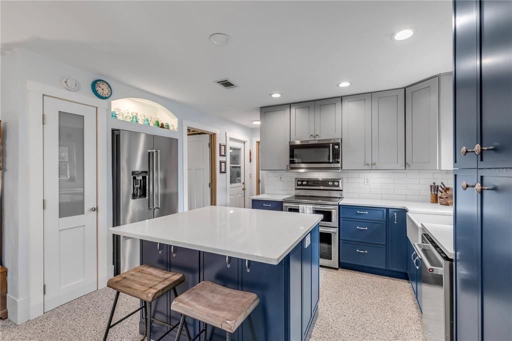 En Venta: $335,000 (3 camas, 2 baños, 1386 Pies cuadrados)