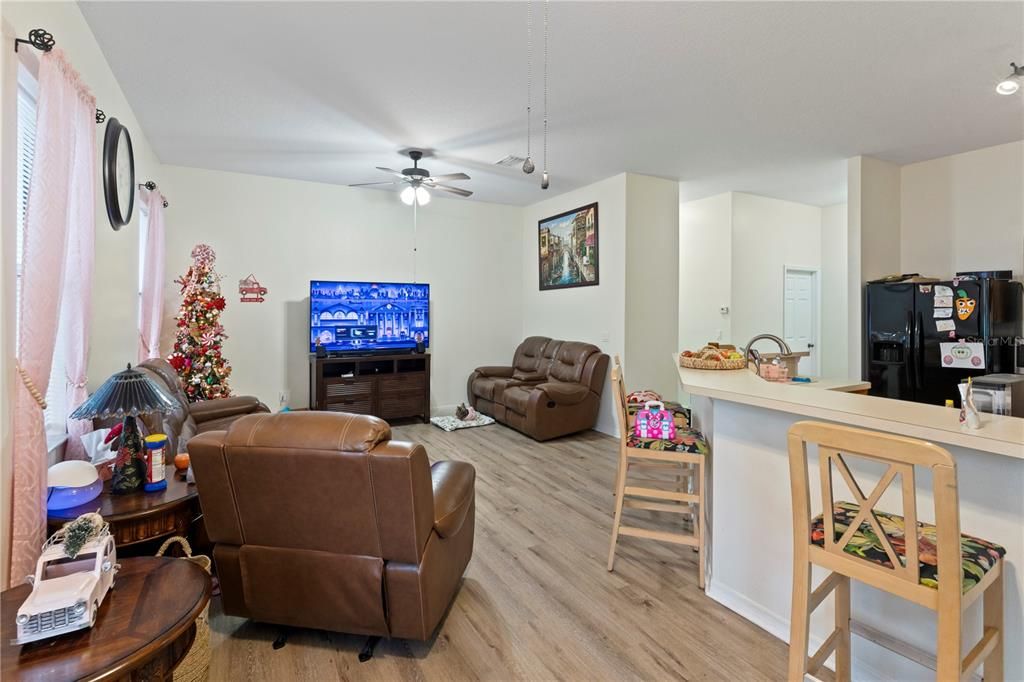 For Sale: $289,000 (3 beds, 2 baths, 2132 Square Feet)