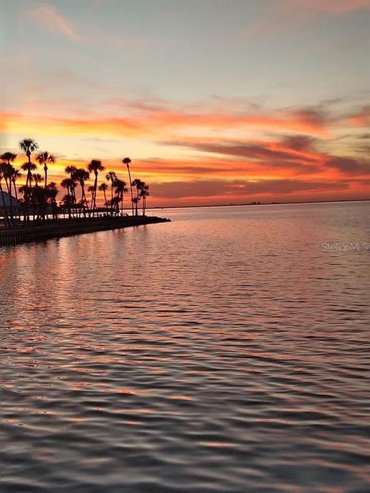 En Venta: $225,000 (2 camas, 2 baños, 880 Pies cuadrados)