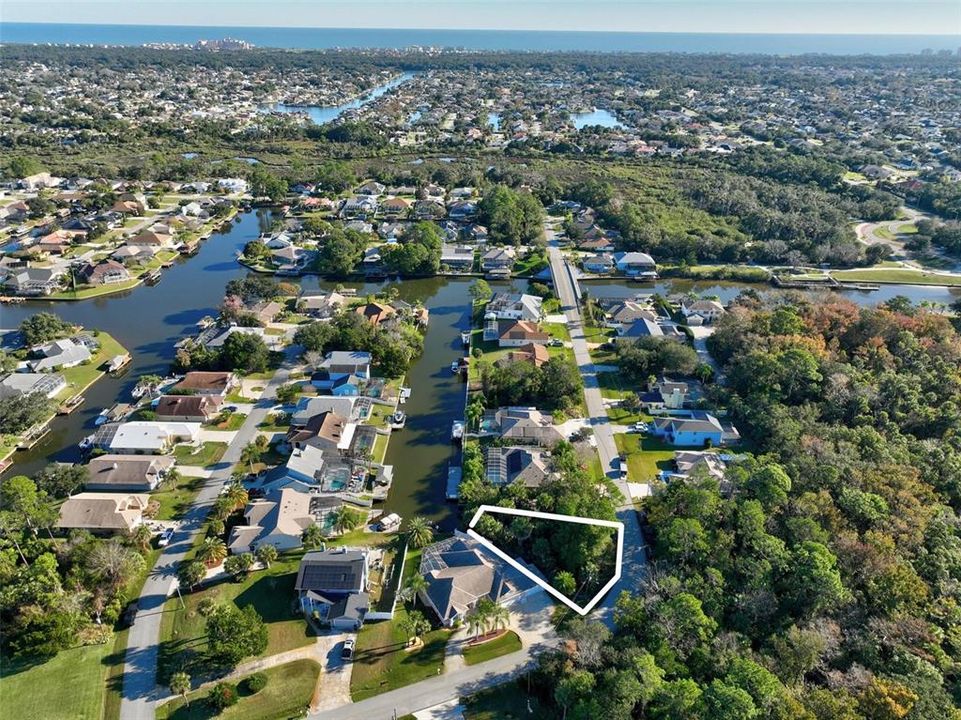 待售: $218,000 (0.22 acres)