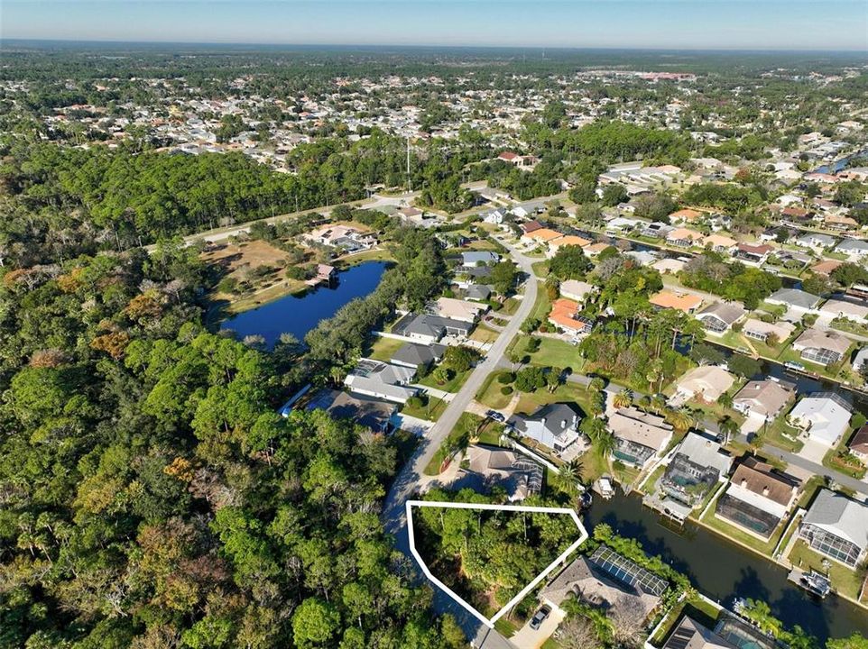 待售: $218,000 (0.22 acres)