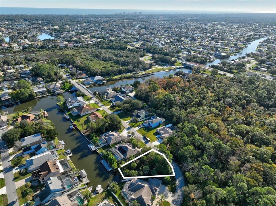 待售: $218,000 (0.22 acres)