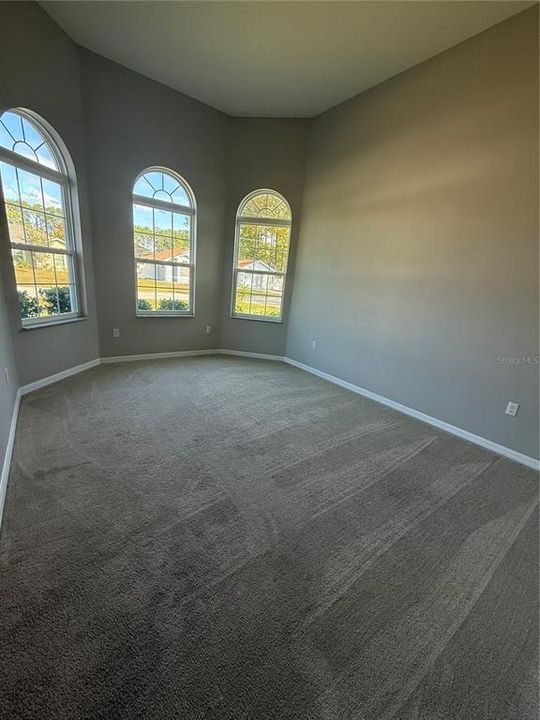 出租: $2,200 (4 贝兹, 3 浴室, 2415 平方英尺)