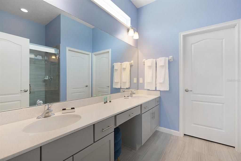 На продажу: $975,000 (11 спален, 11 ванн, 4887 Квадратных фут)