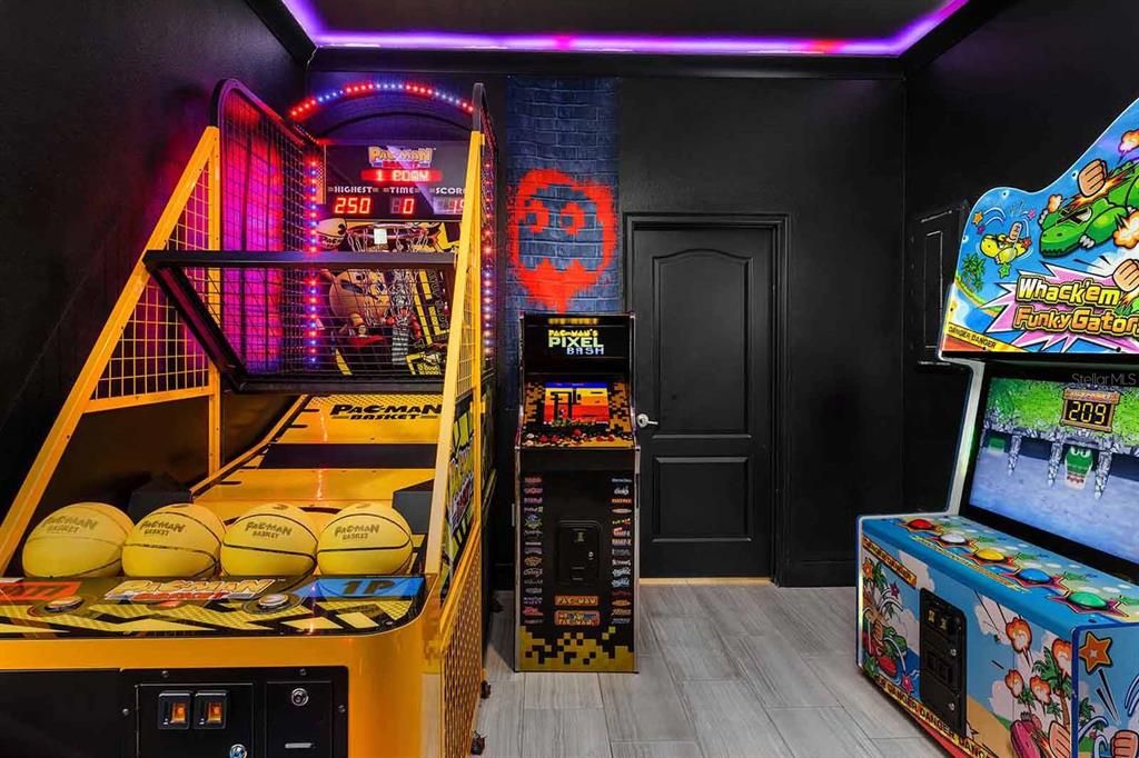 На продажу: $975,000 (11 спален, 11 ванн, 4887 Квадратных фут)