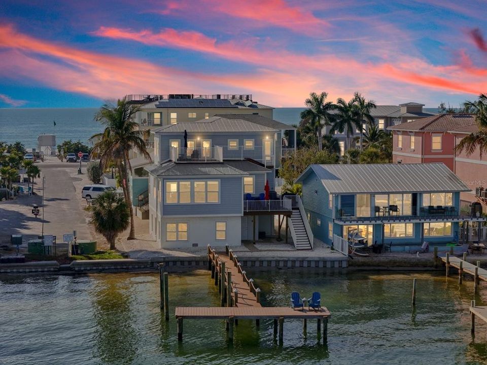 待售: $3,299,000 (3 贝兹, 2 浴室, 2237 平方英尺)