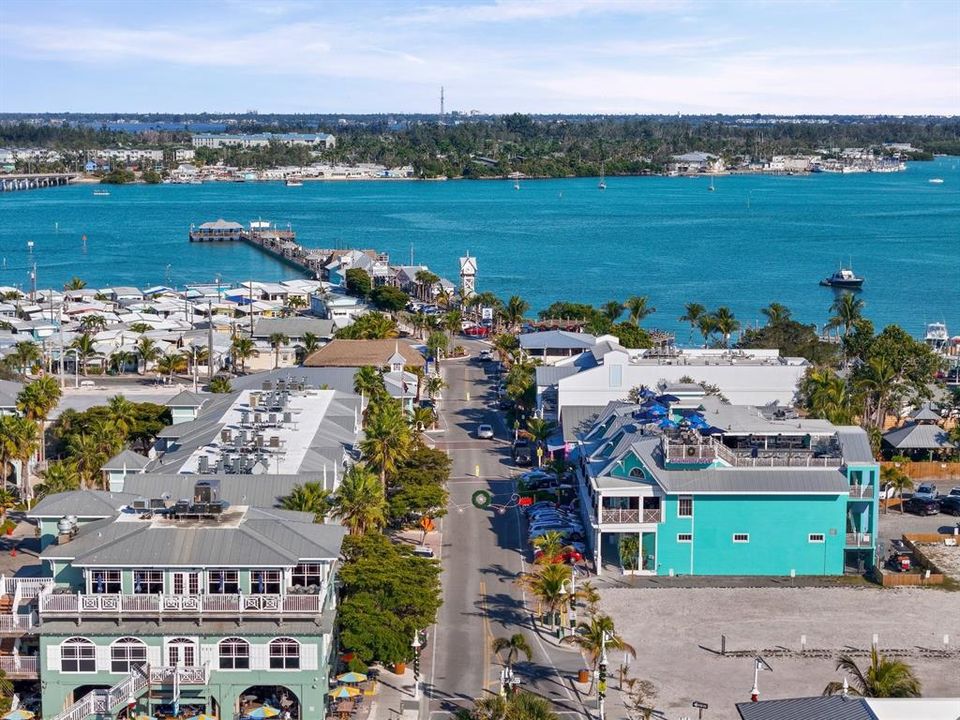 待售: $3,299,000 (3 贝兹, 2 浴室, 2237 平方英尺)