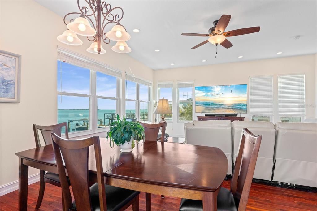 待售: $3,299,000 (3 贝兹, 2 浴室, 2237 平方英尺)