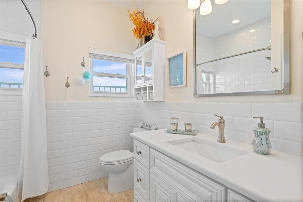 待售: $3,299,000 (3 贝兹, 2 浴室, 2237 平方英尺)