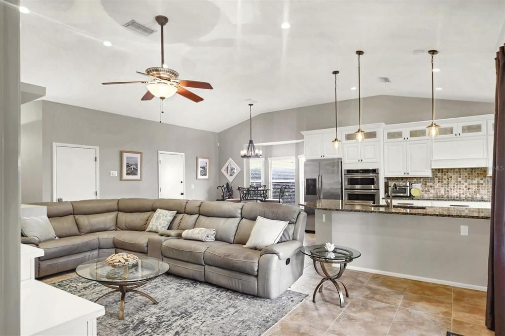 En Venta: $420,000 (3 camas, 2 baños, 1486 Pies cuadrados)