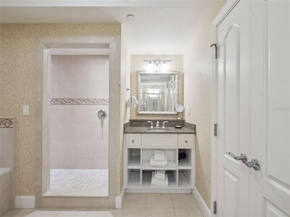 For Sale: $395,000 (2 beds, 2 baths, 1430 Square Feet)