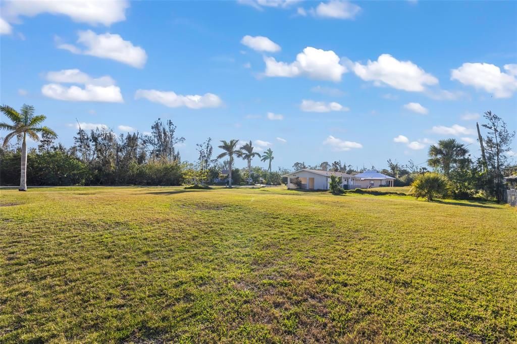 For Sale: $302,999 (4 beds, 2 baths, 1248 Square Feet)