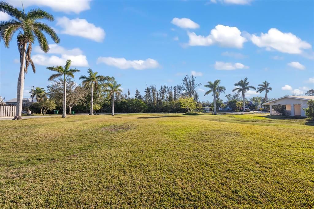 For Sale: $302,999 (4 beds, 2 baths, 1248 Square Feet)