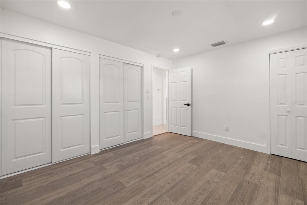 For Sale: $302,999 (4 beds, 2 baths, 1248 Square Feet)