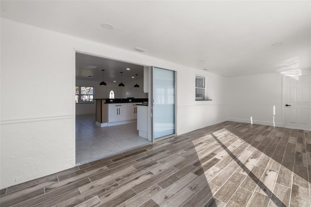 For Sale: $302,999 (4 beds, 2 baths, 1248 Square Feet)