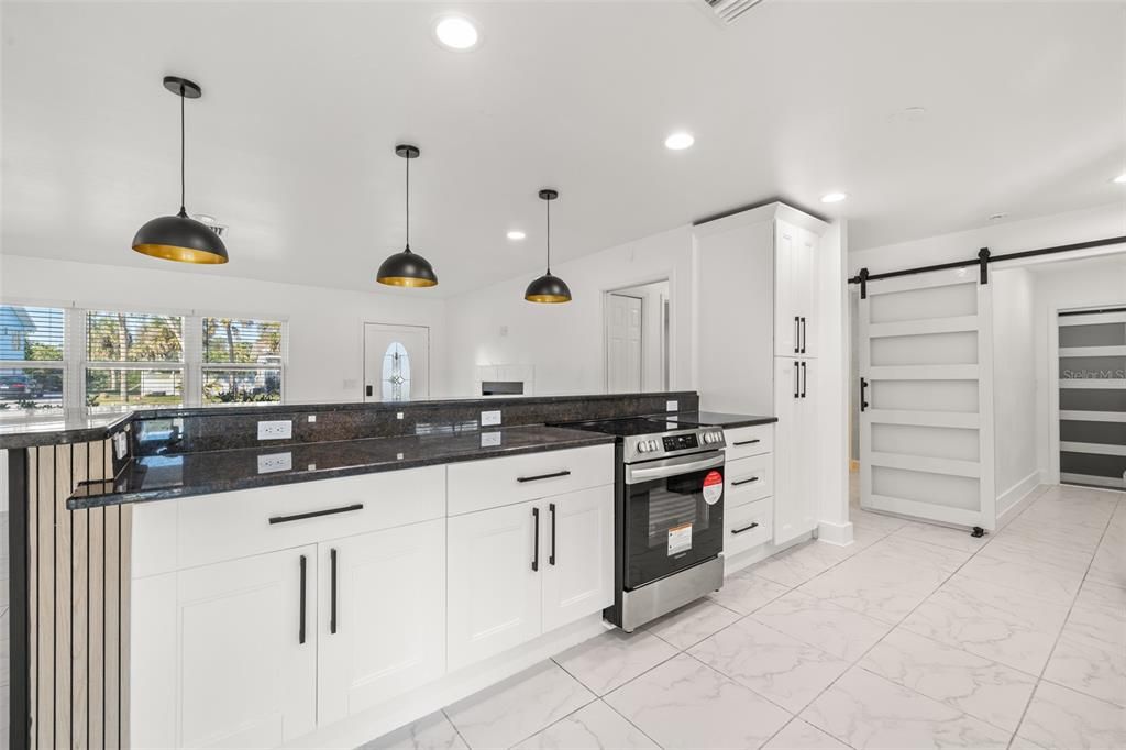 For Sale: $302,999 (4 beds, 2 baths, 1248 Square Feet)