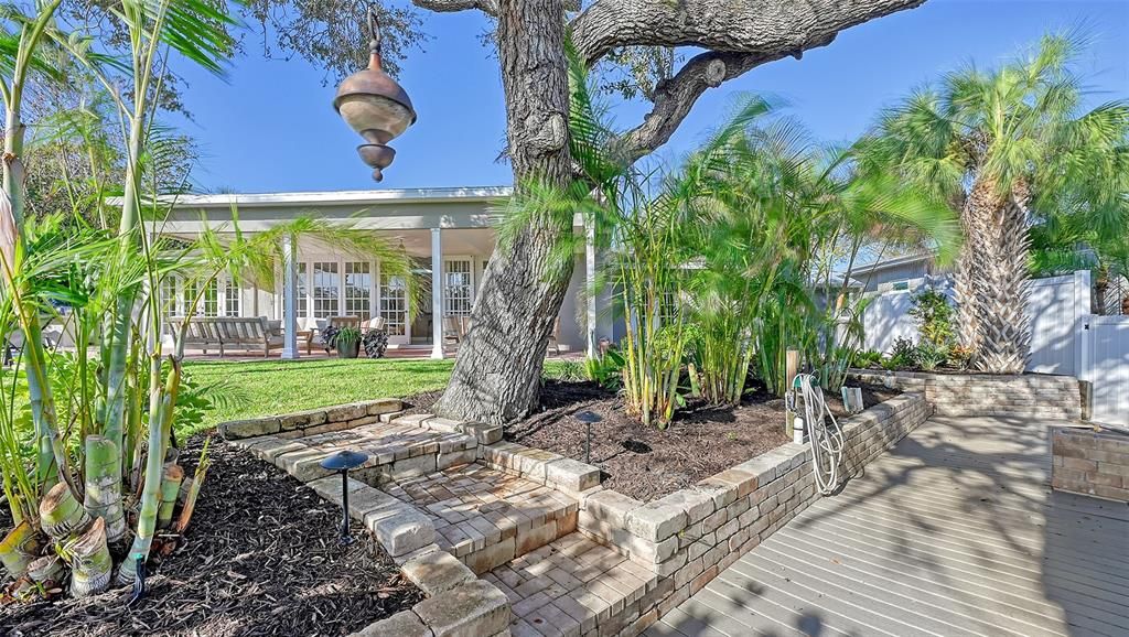 En Venta: $1,999,500 (3 camas, 2 baños, 2216 Pies cuadrados)