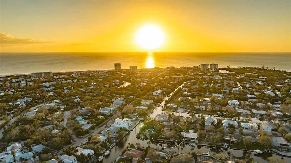 En Venta: $1,999,500 (3 camas, 2 baños, 2216 Pies cuadrados)