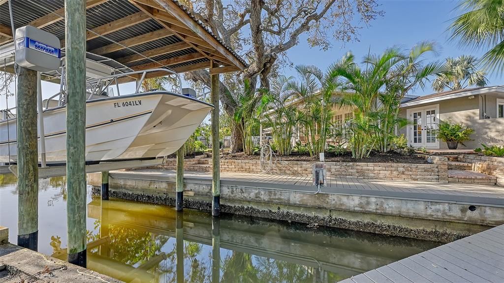 En Venta: $1,999,500 (3 camas, 2 baños, 2216 Pies cuadrados)