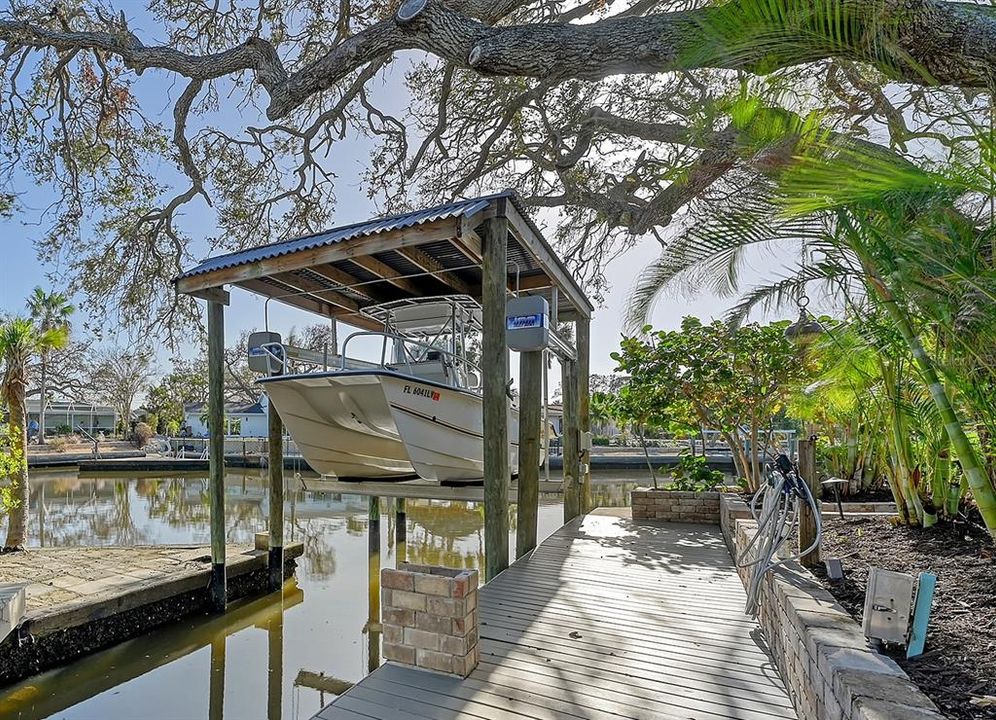 En Venta: $1,999,500 (3 camas, 2 baños, 2216 Pies cuadrados)