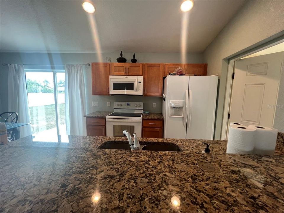 Под контрактом: $1,650 (3 спален, 2 ванн, 1170 Квадратных фут)