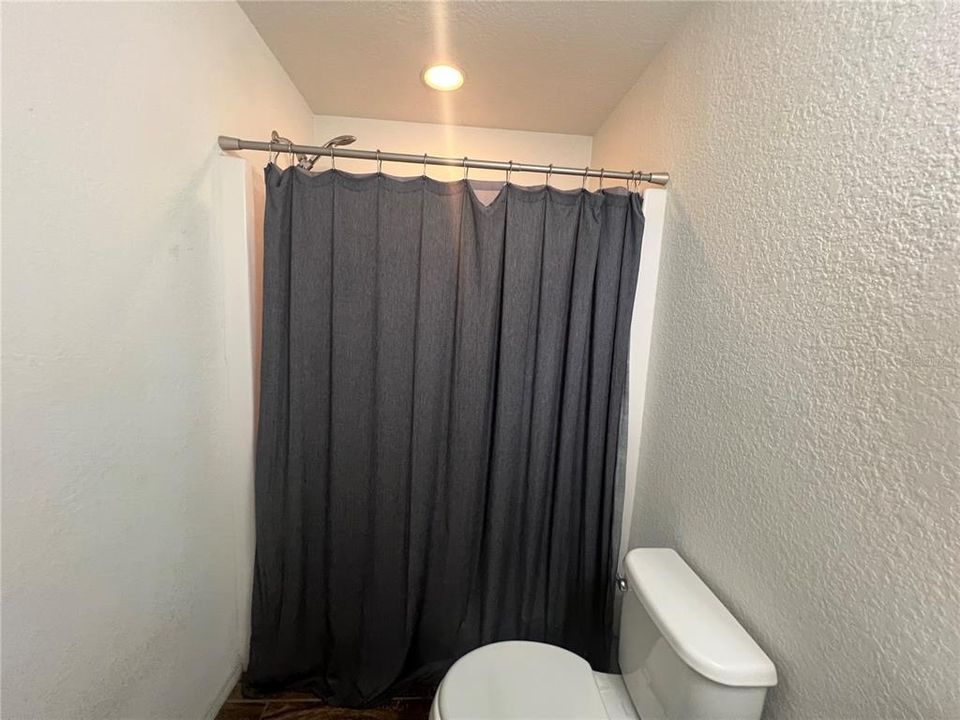 Под контрактом: $1,650 (3 спален, 2 ванн, 1170 Квадратных фут)